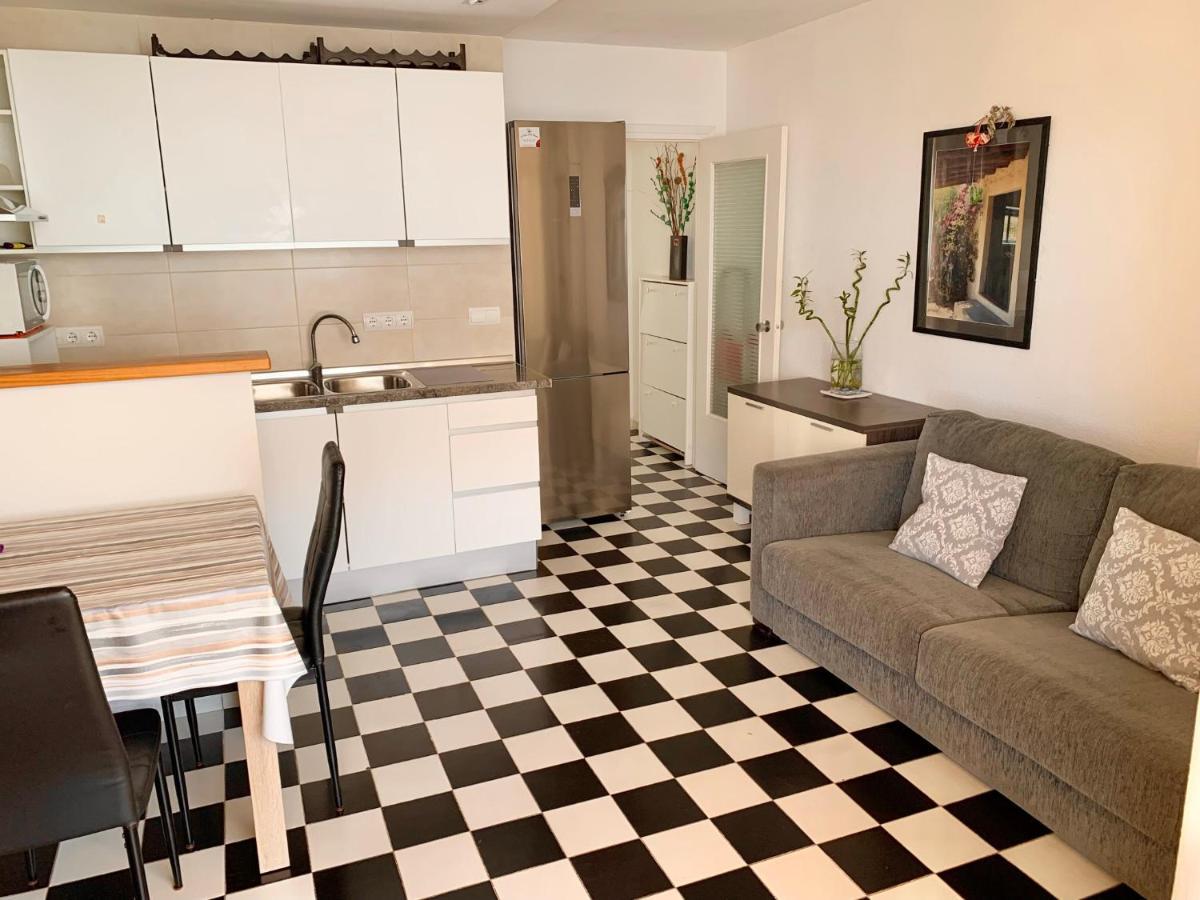 Apartamentos Miranda Es Pujols Exterior photo
